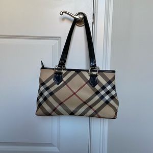 Burberry Nova Check Regent Zip Top Shopper